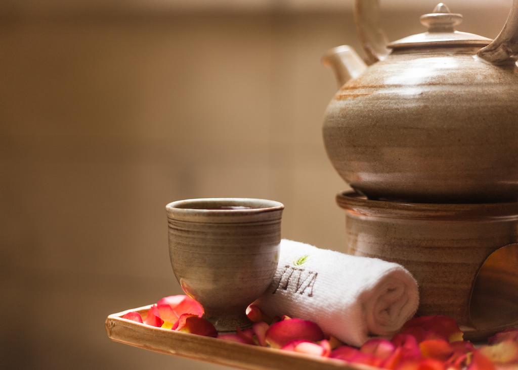 Taj Surajkund Resort & Spa, Delhi Ncr Faridabad Exterior photo A tea set
